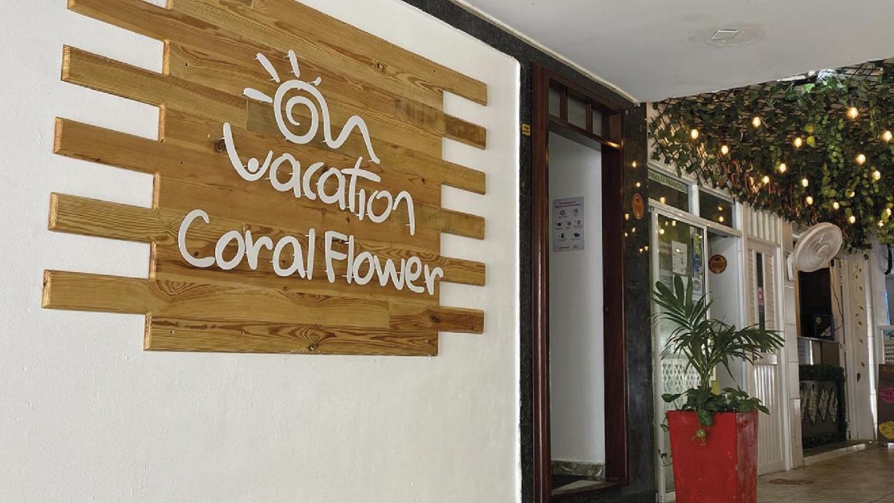 On Vacation Coral Flower Сан-Андрес Экстерьер фото